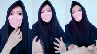 Bokep Indo Cecil Hijab Telanjang Dada Remas Susu