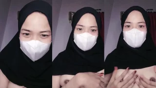 Bokep Indo Dedek Hijab Mulai Berani Show Uting