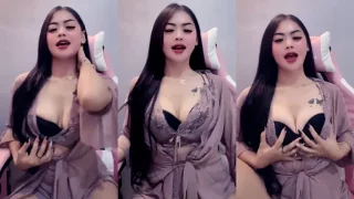 Bokep Indo Kenalin Riskaa Host Baru Cantik HOT51